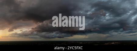 Forti piogge durante i temporali estivi in Florida. Foto Stock