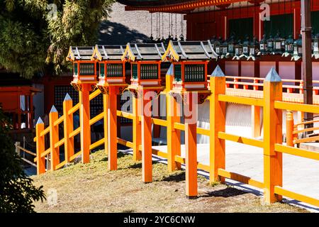 Nara, Giappone - 14 agosto 2024: Vista esterna del santuario di Kasuga-taisha Foto Stock