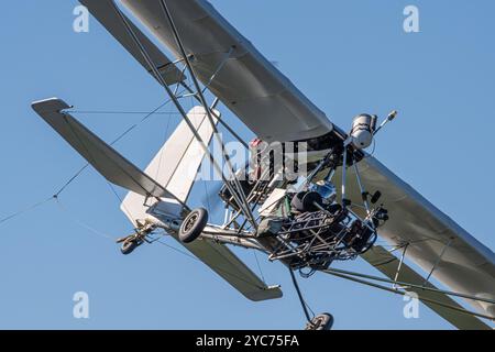 Velivolo ultraleggero utilizzato per trainare deltaplano in alto sopra Lookout Mountain al Lookout Mountain Flight Park a Rising Fawn, Georgia. (USA) Foto Stock