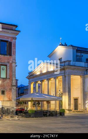 Cattedrale di Isernia, cattedrale di San Pietro Apostolo, Isernia, Molise, Italia Foto Stock