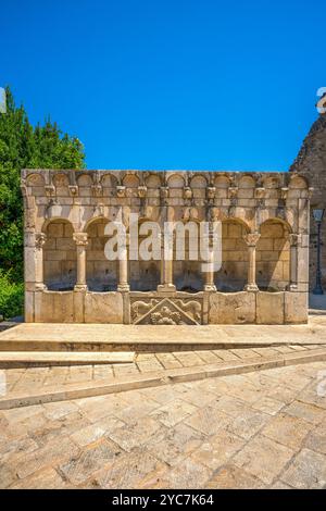 Fontana Fraterna, Fontana fraterna, Piazza Giosuè Carducci, Isernia, Molise, Italia Foto Stock