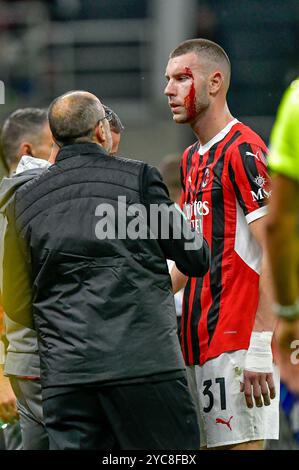 Milano, Italia. 19 ottobre 2024. Strahinja Pavlovic (31) dell'AC Milan visto durante la partita di serie A tra l'AC Milan e l'Udinese al San Siro di Milano. Foto Stock