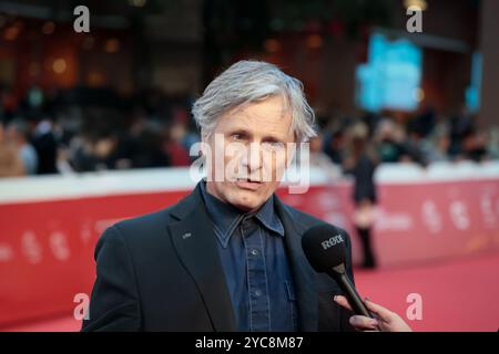 Roma, Italia. 18 ottobre 2024. Viggo Mortensen partecipa al Red carpet "The Dead Don't Hurt" durante il 19° Festival del Cinema di Roma all'Auditorium Parco della musica. (Credit Image: © Gennaro Leonardi/Pacific Press via ZUMA Press Wire) SOLO PER USO EDITORIALE! Non per USO commerciale! Foto Stock