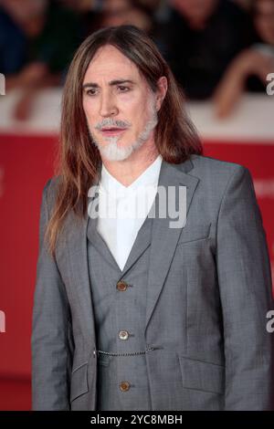 Roma, Italia. 18 ottobre 2024. Manuel Agnelli partecipa al Red carpet ''fino alla fine'' durante il 19° Festival del Cinema di Roma all'Auditorium Parco della musica. (Credit Image: © Gennaro Leonardi/Pacific Press via ZUMA Press Wire) SOLO PER USO EDITORIALE! Non per USO commerciale! Foto Stock