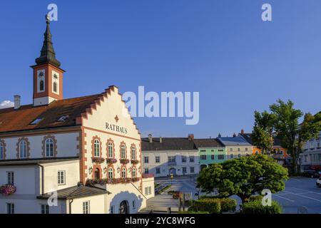 Piazza principale con municipio, Waidhofen an der Thaya, Waldviertel, bassa Austria, Austria, Europa Foto Stock