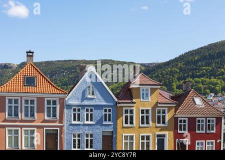 Facciate colorate delle case a Bergen, Norvegia, Europa Foto Stock