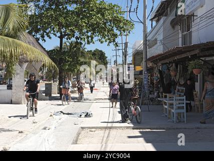 Strada principale a tulum quintana Roo mexico Foto Stock