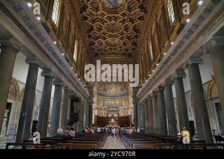 Interno, la più antica chiesa mariana di Roma, Santa Maria in Trastevere, quartiere Trastevere, Roma, regione Lazio, Italia, Roma, Lazio, Italia, Europa Foto Stock