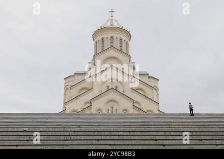 Sameba-Kathedrale a Tbilisi, 27.09.2024. AM 26.10.2024 Wird das Parlament a Georgien gewaehlt. Die Wahlen gelten als wichtiger Wegweiser des Landes Foto Stock