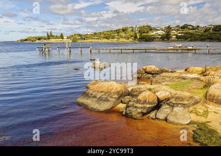 Le acque tranquille dell'Hardy Inlet sono ideali per pescare, nuotare, andare in barca o fare kayak, ad Augusta, Washington, Australia, Oceania Foto Stock