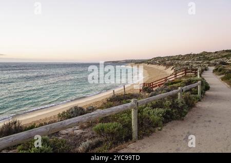 Sentiero per passeggiate lungo Gnarabup Beach, Prevelly, WA, Australia, Oceania Foto Stock