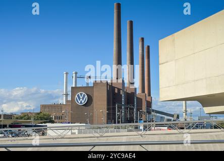 Centrale elettrica VW, Museo della Scienza Phaeno, Wolfsburg, bassa Sassonia, Germania, VW-Kraftwerk, Wissenschaftsmuseum Phaeno, Niedersachsen, Deutschland Foto Stock