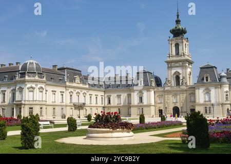 Giardino di fronte al Palazzo Festetics, Keszthely, Ungheria, Europa Foto Stock