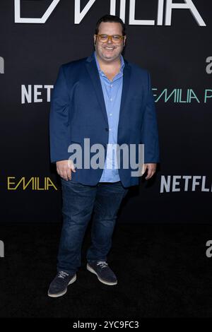 Josh Gad partecipa agli arrivi della premiere Netflix di "Emilia Pérez" all'Egyptian Theatre di Los Angeles, CA, il 21 ottobre 2024. (Foto di Corine Solberg/Sipa USA) Foto Stock