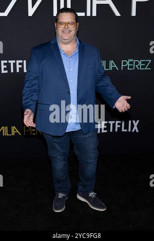 Josh Gad partecipa agli arrivi della premiere Netflix di "Emilia Pérez" all'Egyptian Theatre di Los Angeles, CA, il 21 ottobre 2024. (Foto di Corine Solberg/Sipa USA) Foto Stock