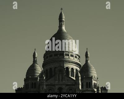 Cupole bianche e nere della Basilique du Sacré-Cœur de Montmartre, Montmartre, Parigi, Francia, Europa, UE. Foto Stock