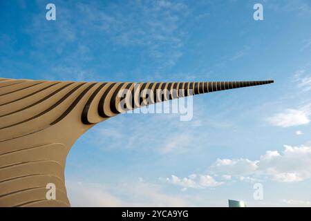 ATHAR, Un monumento per le donne del Bahrein, simbolo di profondo rispetto. Manama Corniche. Foto Stock