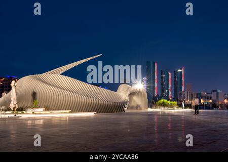 ATHAR, Un monumento per le donne del Bahrein, simbolo di profondo rispetto. Manama Corniche. Foto Stock