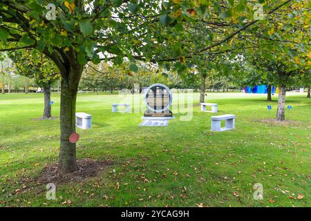 Battle of the River Plate Memorial presso il National Memorial Arboretum, Alrewas vicino a Lichfield, Staffordshire, Inghilterra, Regno Unito Foto Stock