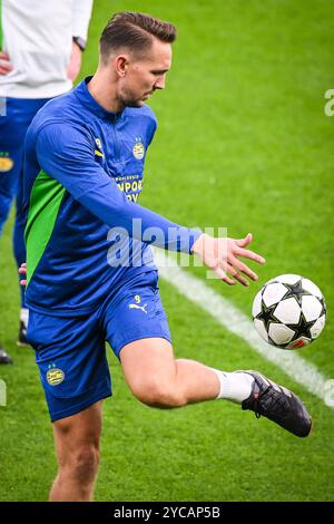 Parigi, Francia, Francia. 21 ottobre 2024. Luuk DE JONG del PSV Eindhoven durante una sessione di allenamento del PSV Eindhoven al Parc des Princes Stadium il 21 ottobre 2024 a Parigi, Francia. (Credit Image: © Matthieu Mirville/ZUMA Press Wire) SOLO PER USO EDITORIALE! Non per USO commerciale! Foto Stock