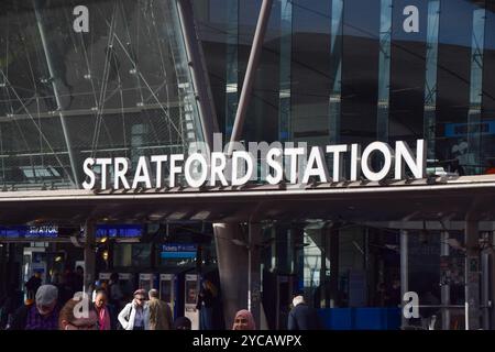 Londra, Regno Unito. 22 ottobre 2024. Vista diurna della stazione di Stratford. Credito: Vuk Valcic/Alamy Foto Stock