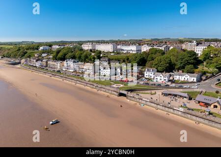 Foto aerea della splendida città di Filey nel Regno Unito, che mostra il fronte spiaggia in una giornata di sole estati Foto Stock