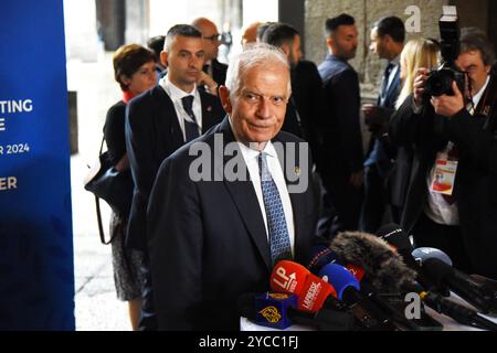 Napoli, Italia. 19 ottobre 2024. (10/19/2024) G7 Italia 2024 riunione dei Ministri della difesa: Il Vicepresidente della Commissione europea Joseph Borrell, incontra i giornalisti durante l'incontro tenutosi presso il Palazzo reale di Napoli. (Foto di Pasquale Gargano/Pacific Press/Sipa USA) credito: SIPA USA/Alamy Live News Foto Stock