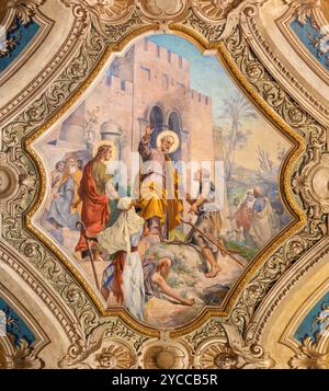 ALESSANDRIA, ITALIA - 9 SETTEMBRE 2024: L'affresco dei Santi Pietro e Giovanni guarisce l'uomo delle lame di fronte al Tempio sul soffitto della Cattedrale Foto Stock