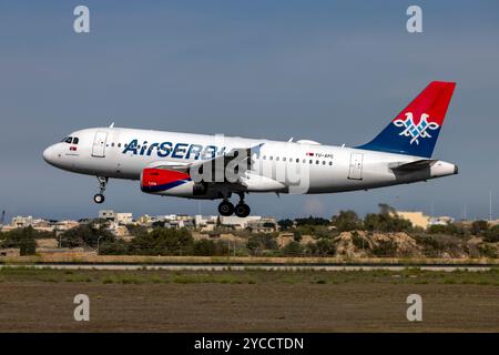 Air Serbia Airbus A319-131 (REG: YU-APC) in arrivo da Belgrado. Foto Stock