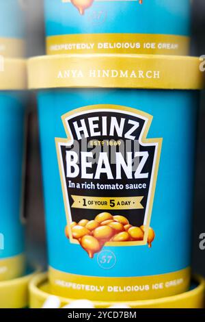 Gelato Heinz Beans al gusto dell'Anya Hindmarch Ice Cream Project, Londra, Inghilterra Foto Stock