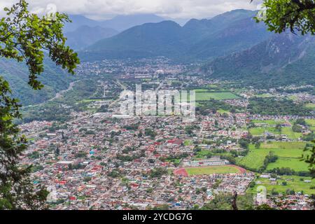 Vista panoramica di Orizaba dal Cerro del Borrego, Messico. Paesaggio panoramico, vista sulle montagne e esplorazione naturale Foto Stock