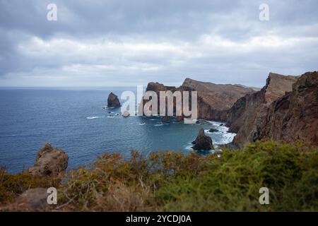 Punto panoramico di Miradouro do Canic vicino a Ponta de São Lourento. Isola di Madeira, Portogallo Foto Stock