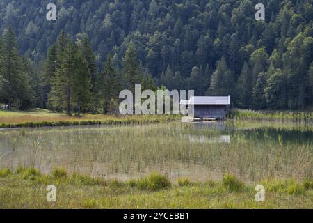 Huette am Ferchensee, Mittenwald, Werdenfelser Land, Alpi, alta Baviera, Baviera, Germania, Europa Foto Stock
