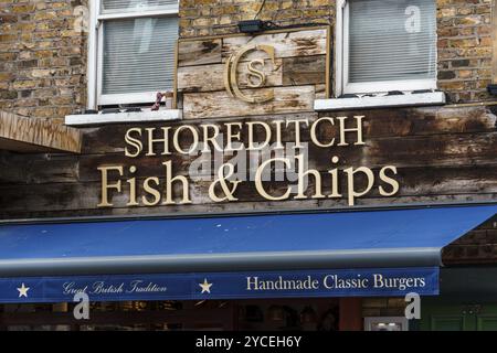 Londra, Regno Unito, 25 agosto 2023: Shoreditch Fish and Chips in Brick Lane Foto Stock
