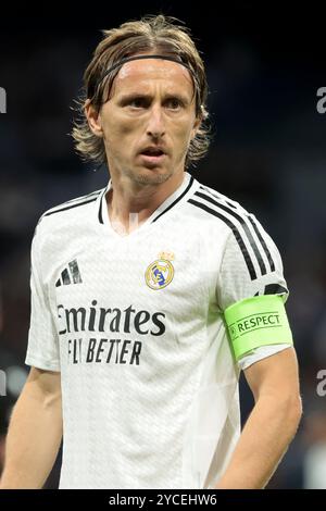 Madrid, Espagne. 22 ottobre 2024. Luka Modric del Real Madrid durante la fase di UEFA Champions League, League, partita 3 tra Real Madrid e Borussia Dortmund il 22 ottobre 2024 allo stadio Santiago Bernabeu di Madrid, Spagna - foto Jean Catuffe/DPPI Credit: DPPI Media/Alamy Live News Foto Stock