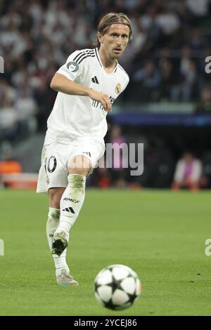 Luka Modric del Real Madrid durante la fase di UEFA Champions League, League, partita di calcio 3 tra Real Madrid e Borussia Dortmund il 22 ottobre 2024 allo stadio Santiago Bernabeu di Madrid, Spagna Foto Stock