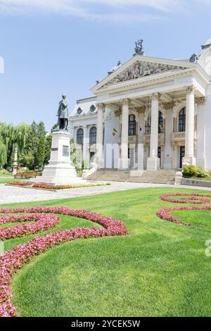 Teatro Nazionale Iasi A Iasi, Romania. Il più antico teatro nazionale e una delle più prestigiose istituzioni teatrali della Romania. Iasi su un sunn Foto Stock