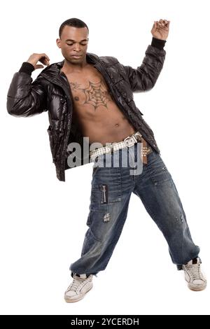 Street dancer esegue rap dance su sfondo isolato Foto Stock