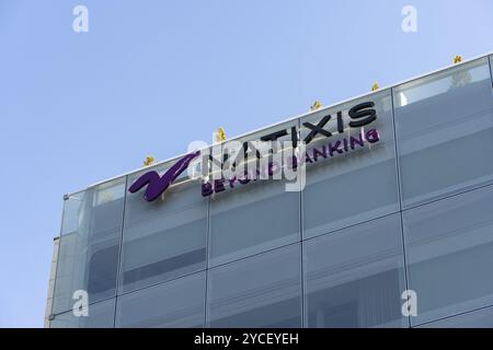 Madrid, Spagna, 10 ottobre 2021: Natixis Bank Office Building in Serrano Street, Europa Foto Stock