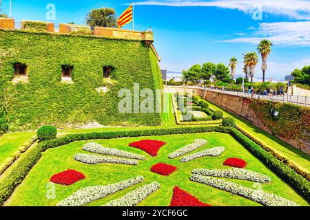 Vista del Castillo de Montjuic sulla montagna Montjuic a Barcellona, Spagna Foto Stock