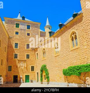 Segovia, Spagna - 07 Giugno 2017 : All'interno di Alcazar of Segovia (letteralmente, Fortezza di Segovia) è un castello situato nell'antica città di Segovia, Spagna. Foto Stock