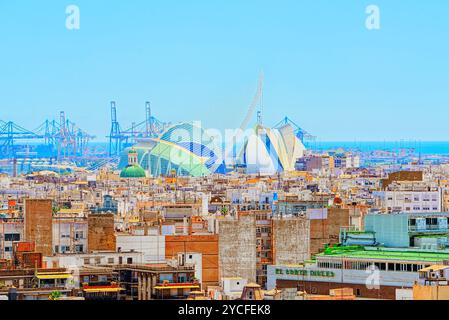 Valencia, Spagna - 13 Giugno 2017 : vista panoramica di Valencia, Città della Scienza e della tecnica da S.Calatrava. Spagna. Foto Stock