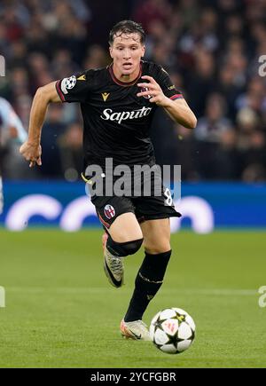 Birmingham, Regno Unito. 22 ottobre 2024. Giovanni Fabbian di Bologna durante la partita di UEFA Champions League al Villa Park di Birmingham. Il credito per immagini dovrebbe essere: Andrew Yates/Sportimage Credit: Sportimage Ltd/Alamy Live News Foto Stock