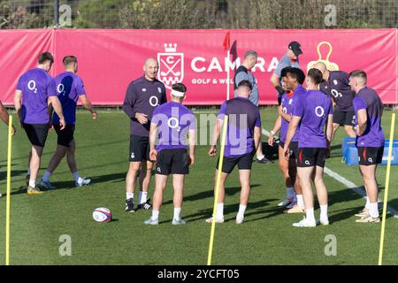 Girona, Spagna, 23 ottobre 2024 - Steve Borthwick allenatore al Camiral Wellness Club, Girona campo di allenamento Elite maschile Inghilterra crediti: Howard Sayer/Alamy Live News Foto Stock