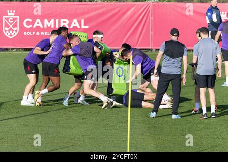 Girona, Spagna, 23 ottobre 2024 - i Back inglesi si allenano al Camiral Wellness Club Club di rugby maschile Elite, Girona crediti: Howard Sayer/Alamy Live News Foto Stock