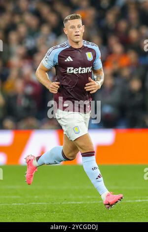 Ross Barkley (6), centrocampista dell'Aston Villa FC contro Bologna FC 1909 UEFA Champions League partita del primo turno a Villa Park, Birmingham, Inghilterra, Regno Unito il 22 ottobre 2024 Credit: Every Second Media/Alamy Live News Foto Stock