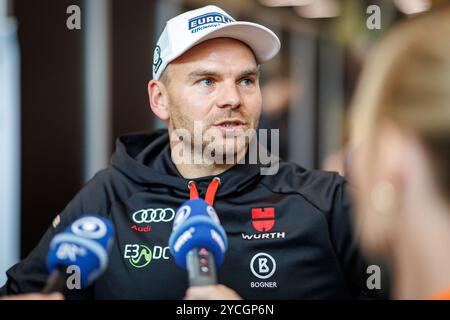 Norimberga, Germania. 23 ottobre 2024. Lo sciatore Andreas Sander alla cerimonia ufficiale di vestizione per atleti e allenatori della Associazione tedesca di Sci (DSV) prima dell'inizio della stagione. Crediti: Daniel Karmann/dpa/Alamy Live News Foto Stock