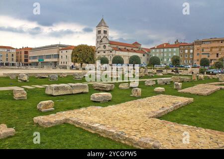 Piazza verde a Zara - foro, resti romani Foto Stock