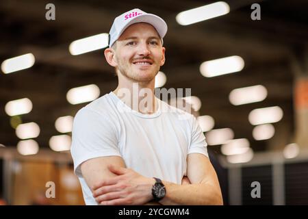 Norimberga, Germania. 23 ottobre 2024. Lo sciatore Linus Straßer alla cerimonia ufficiale di vestizione per atleti e allenatori della Associazione tedesca di Sci (DSV) prima dell'inizio della stagione. Crediti: Daniel Karmann/dpa/Alamy Live News Foto Stock