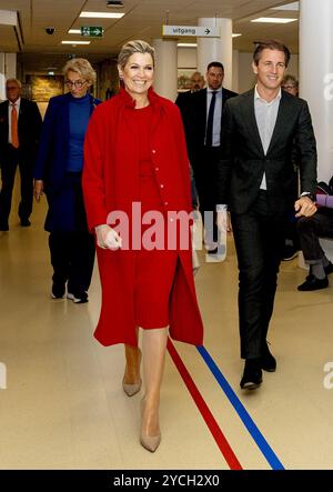 Alkmaar, Paesi Bassi, 2024-10-23 11:28:25 ALKMAAR, 23-10-2024, Northwest Hospital Group Queen Máxima durante una visita di lavoro al Northwest Hospital Group ad Alkmaar. La visita si concentra sul "futuro dell'assistenza sanitaria", FOTO: NLBeeld/Patrick van Emst crediti: NL Beeld / Patrick van Emst Foto Stock